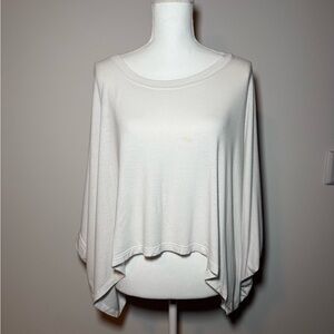 Altra’d State White Women's Bat Sleeve Blouse